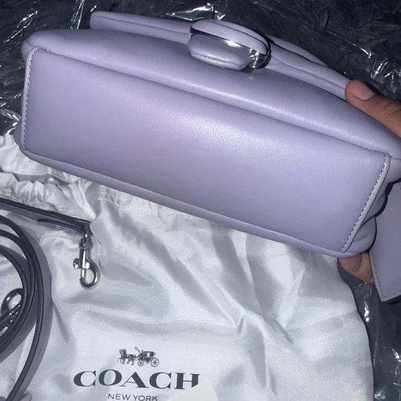 Coach Pillow Tabby 20- Lilac with Silver hardware NWOT - Picture 4 of 10